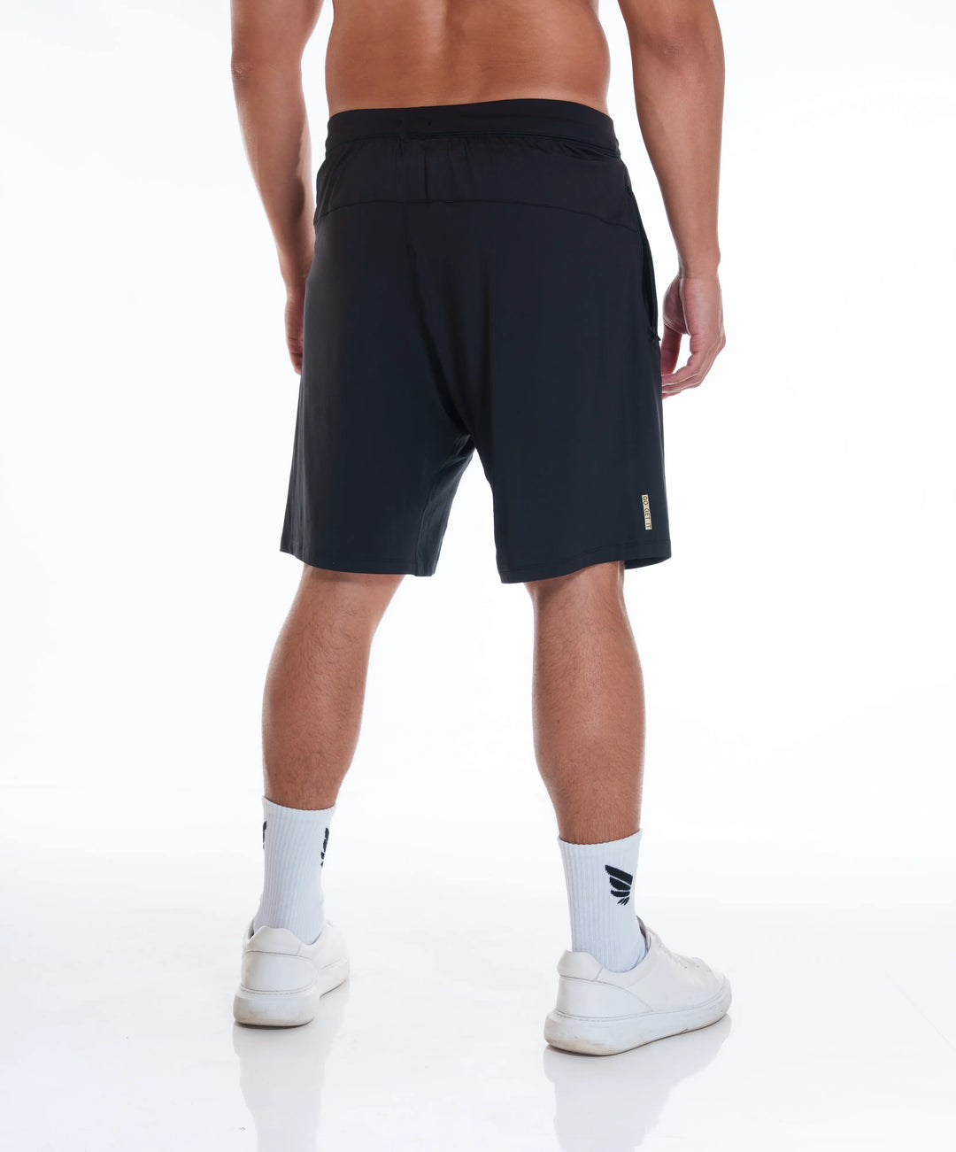 NIVɅYS ® zeyla performance shorts obsidian black back side view