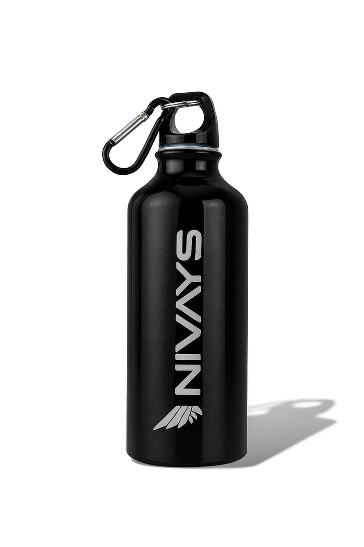 NIVɅYS recycled aluminium sports bottle with carabiner for sustainable hydration