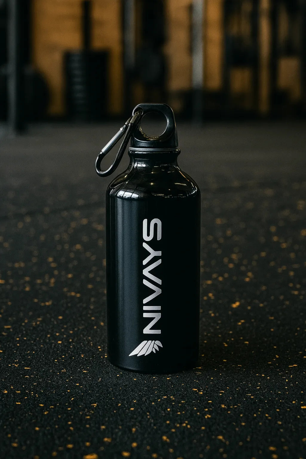 NIVɅYS recycled aluminium sports bottle with carabiner for sustainable hydration