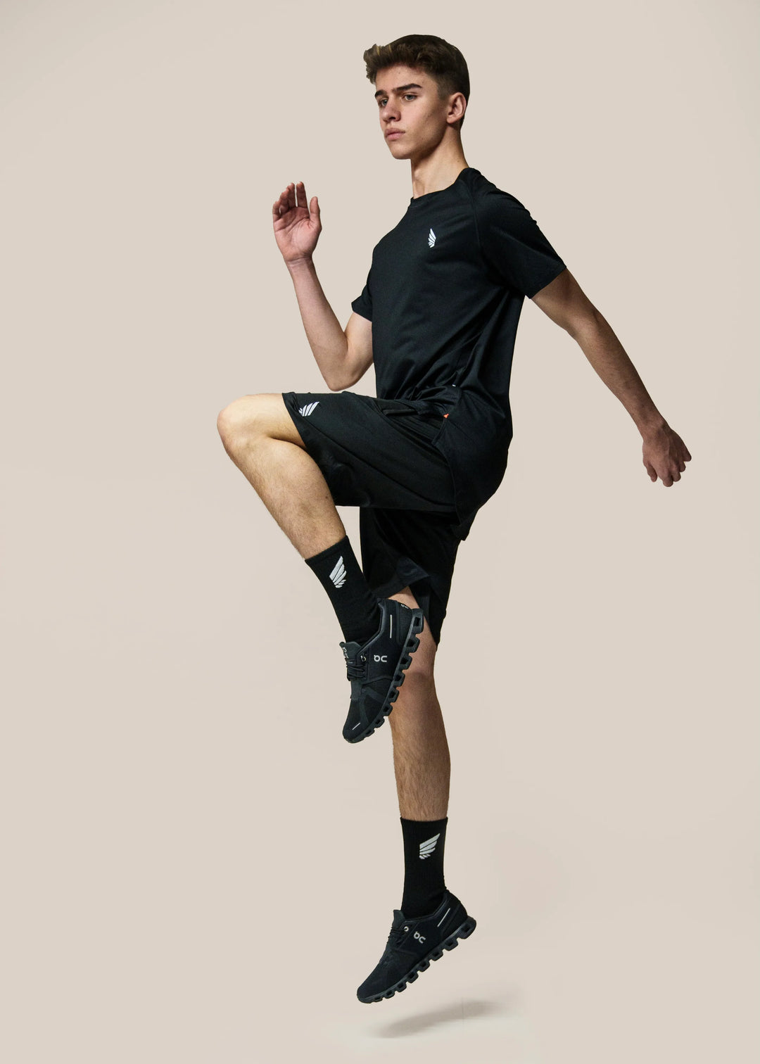 NIVɅYS activewear, comfortable fit of sustainable recycled fabric.