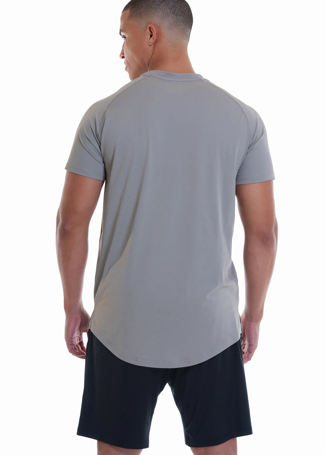 Comfortable and sustainable NIVɅYS Zeyla Shirt activewear.