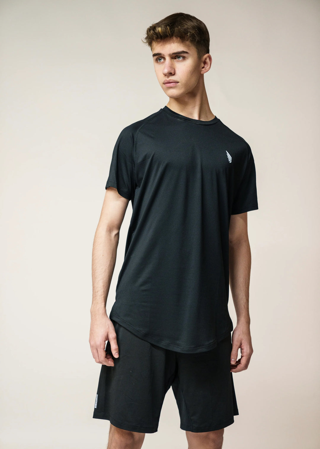 NIVɅYS eco-conscious activewear, quality and sustainable recycled fabric.