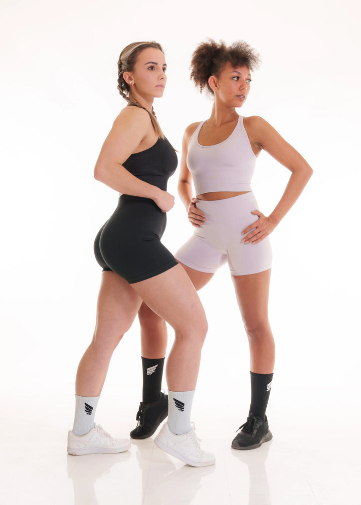 Sustainable NIVɅYS Zeyla Seamless Set activewear.