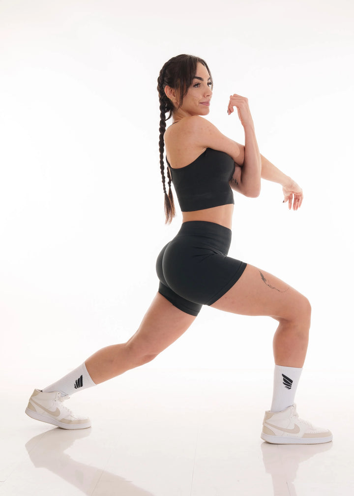 Soft and sustainable NIVɅYS Zeyla Seamless activewear.