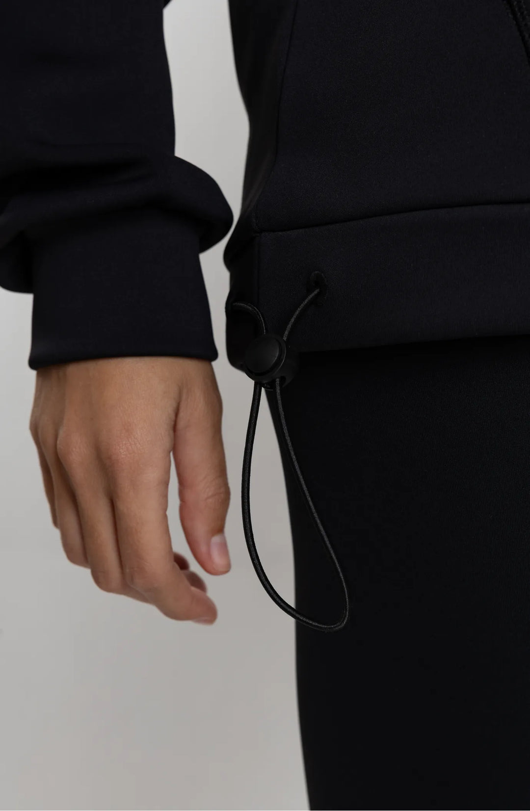 NIVɅYS activewear, highlighting the sustainable construction and recycled material quality.