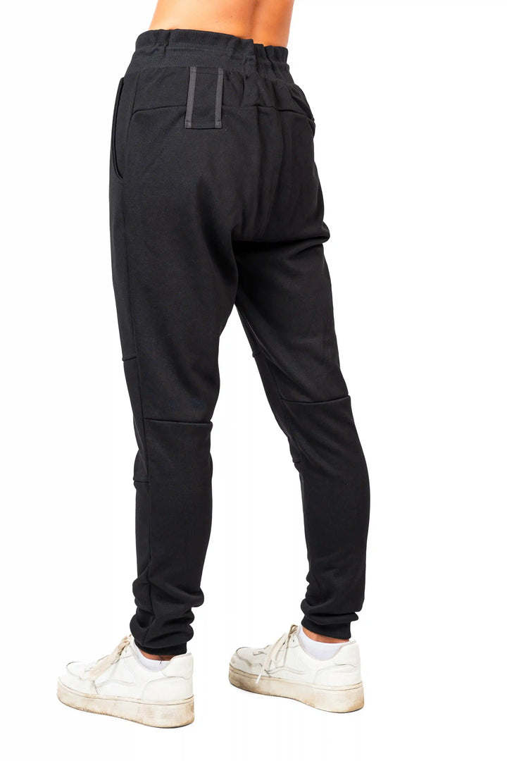 flexible and sustainable NIVɅYS joggers activewear.