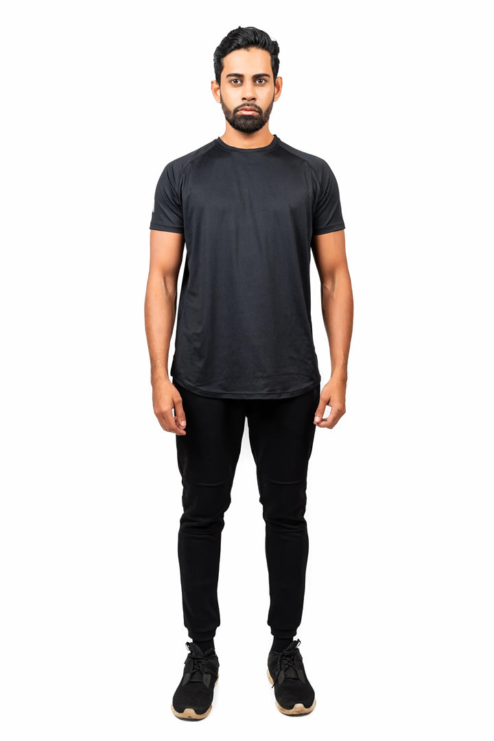 Comfortable and sustainable NIVɅYS activewear.